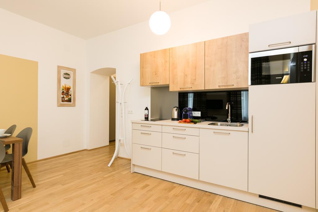 Castellez 1020 Apartment *